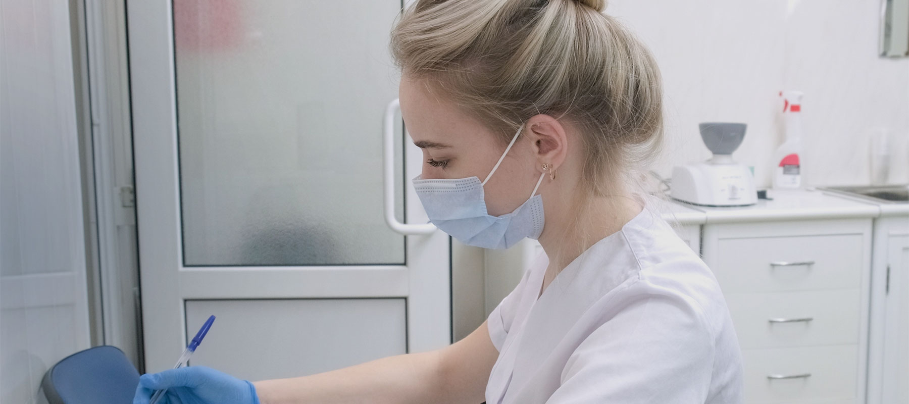 Book your dental appointment at Morris Dental Care in Oldham